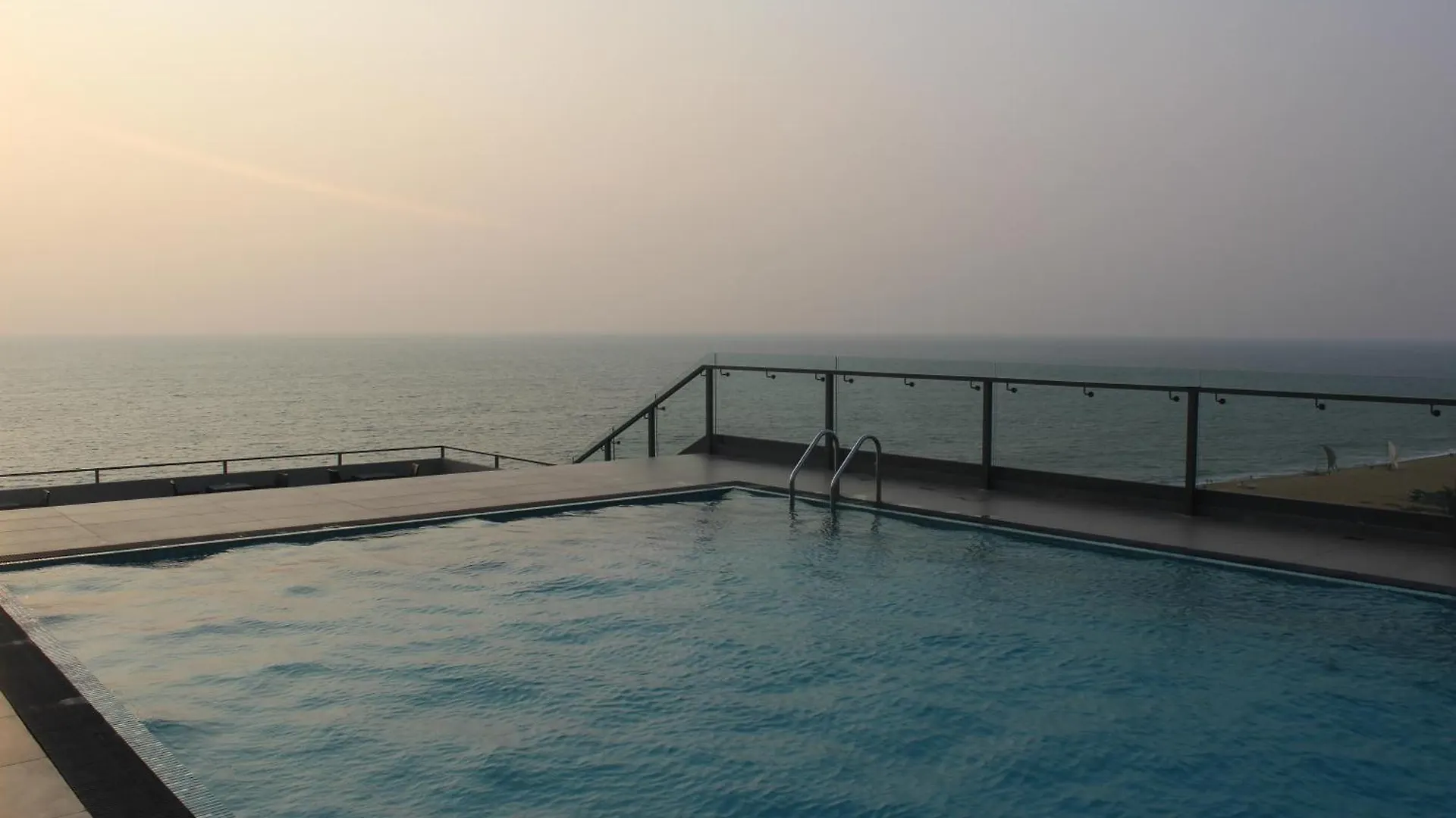 Airport Luxury Ocean Condos Negombo Apartment