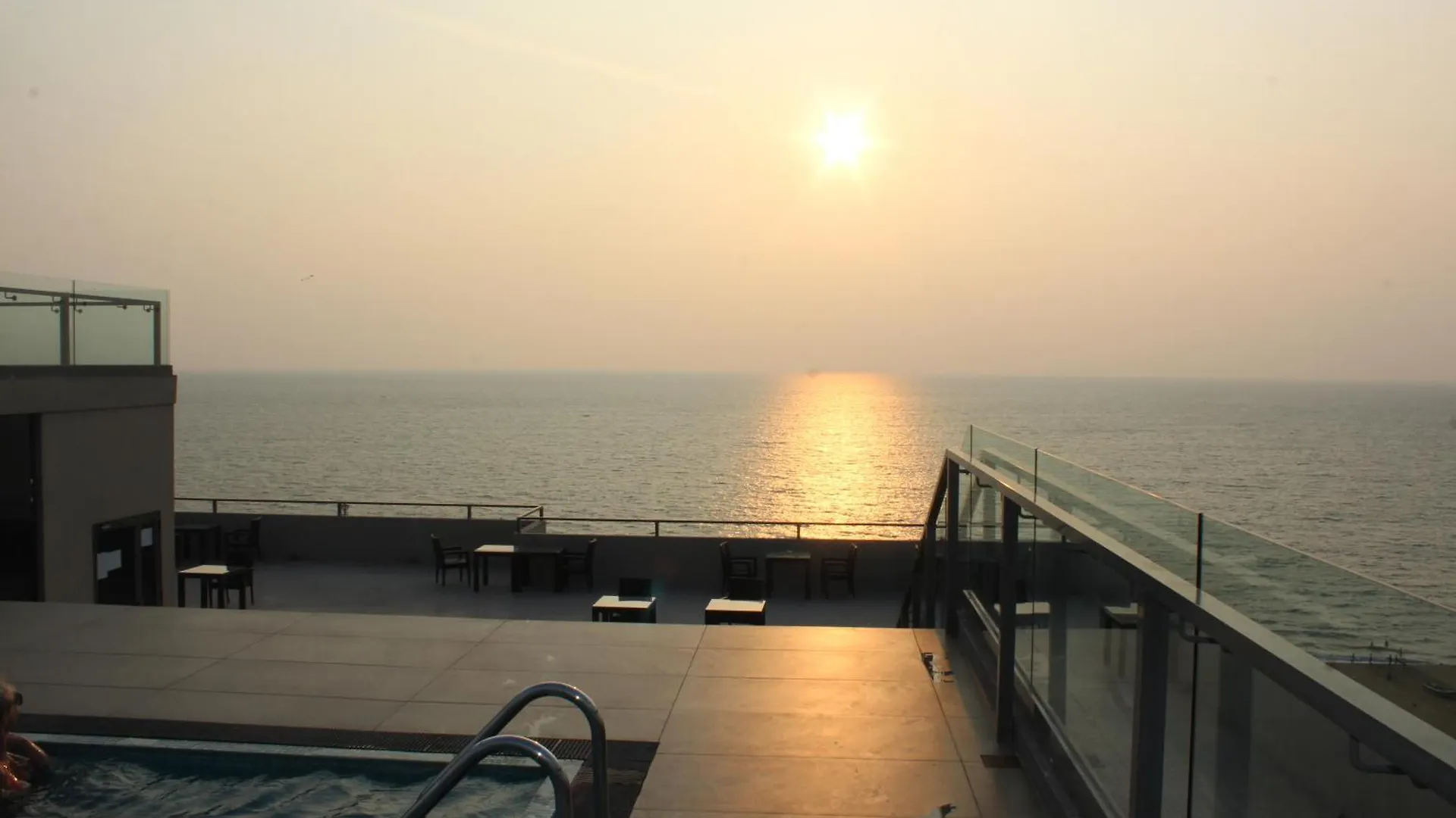 Apartment Airport Luxury Ocean Condos Negombo