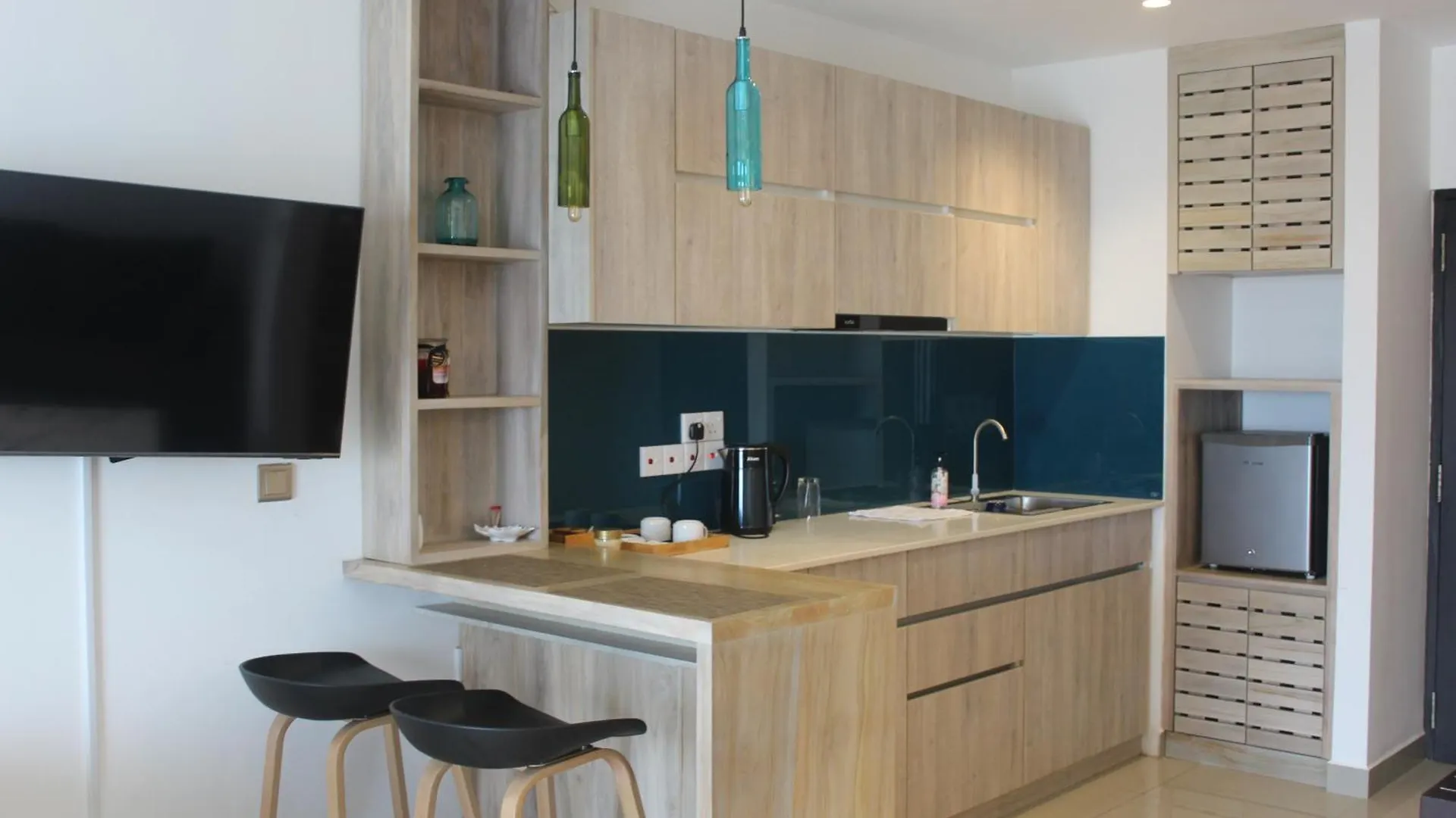 Airport Luxury Ocean Condos Negombo